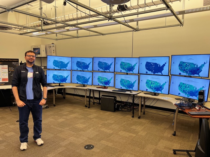Arpit Narechania presenting Exploropleth at the GVU research showcase